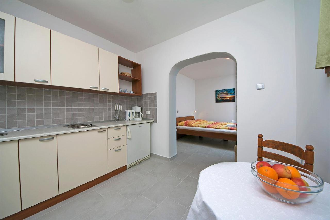 Adria Brela Apartments Exterior photo