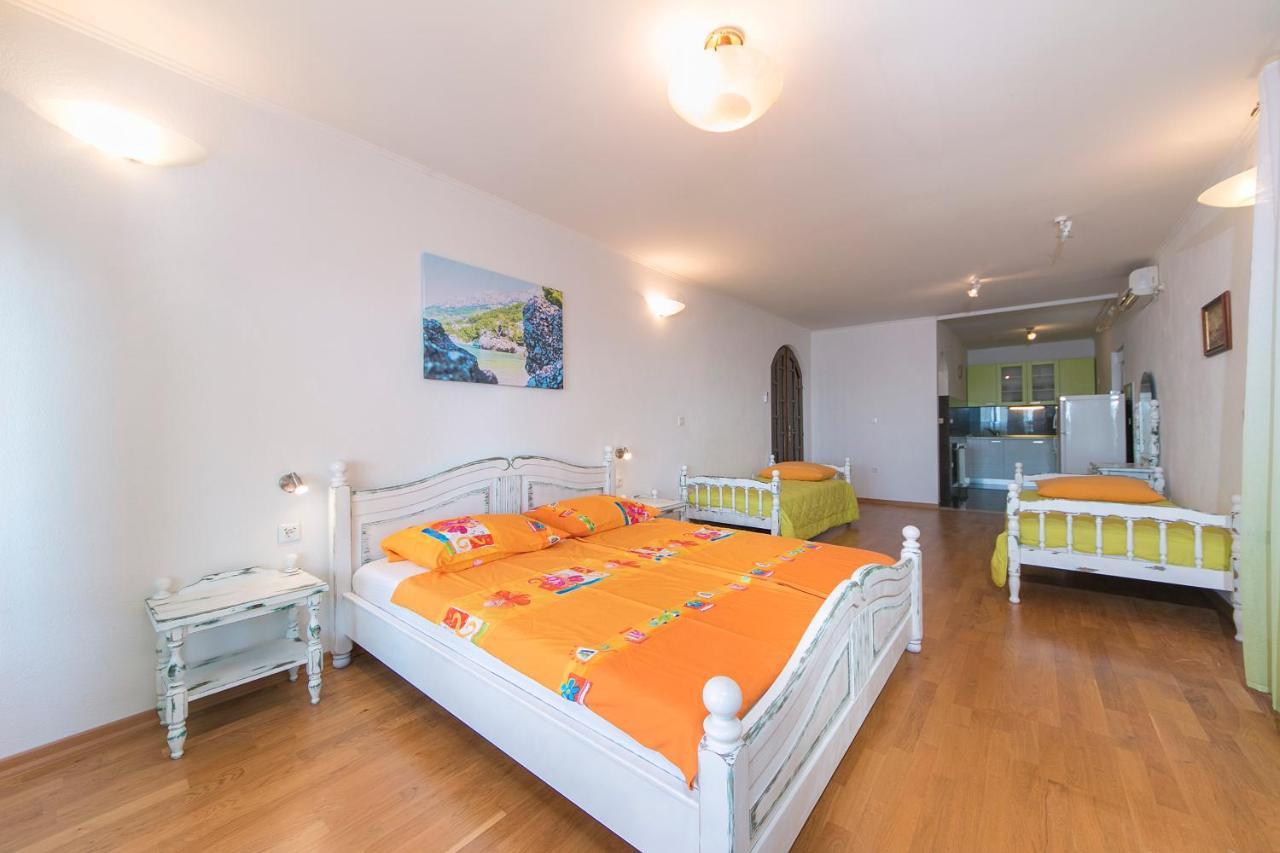 Adria Brela Apartments Exterior photo