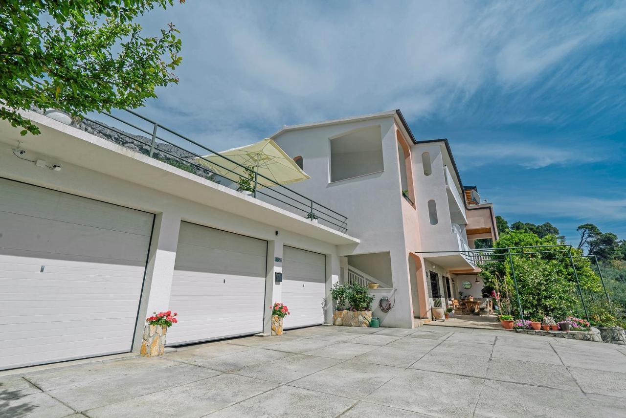 Adria Brela Apartments Exterior photo